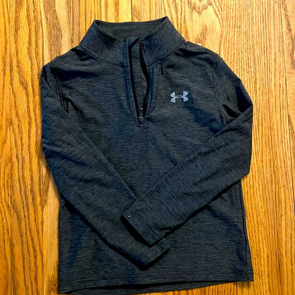 Boys EUC half zip pullover size six, dark gray